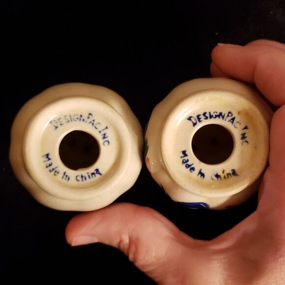 Vintage Hand Painted Floral Salt & Pepper Shakers - Picture 4 of 4